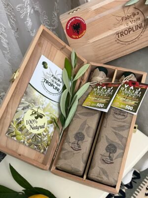 Kutia Ajkë Artizanale - 2 shishe vaj ulliri artizanal 500ml"