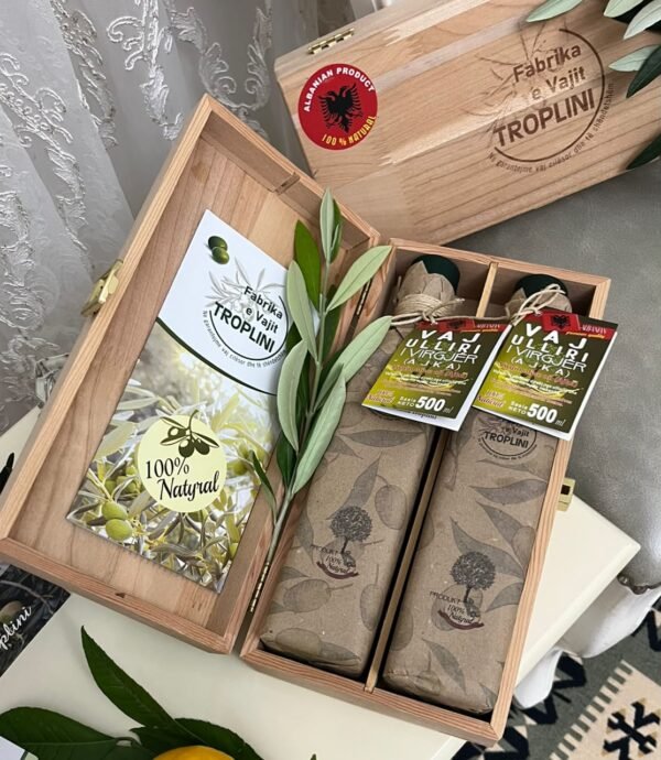 Kutia Ajkë Artizanale - 2 shishe vaj ulliri artizanal 500ml"